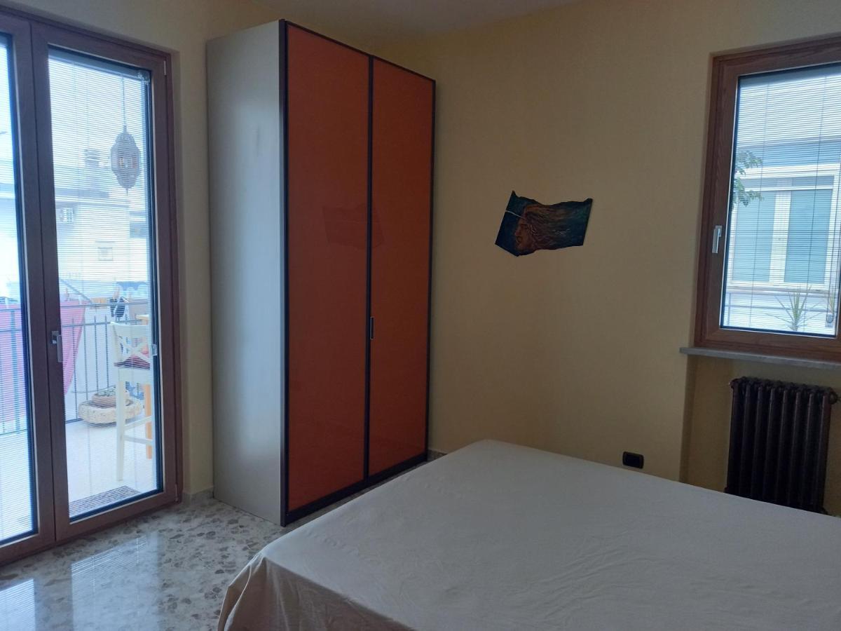 Confortevole Bari Exterior foto