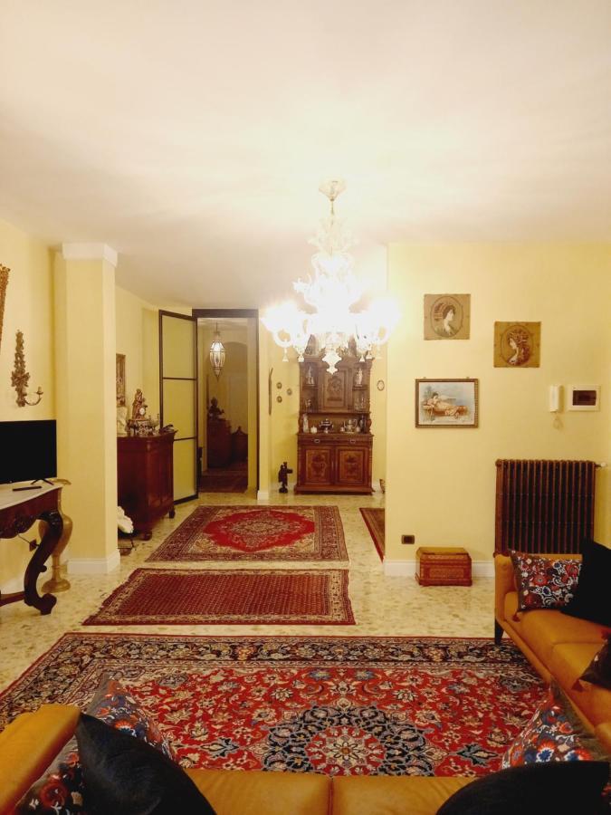Confortevole Bari Exterior foto